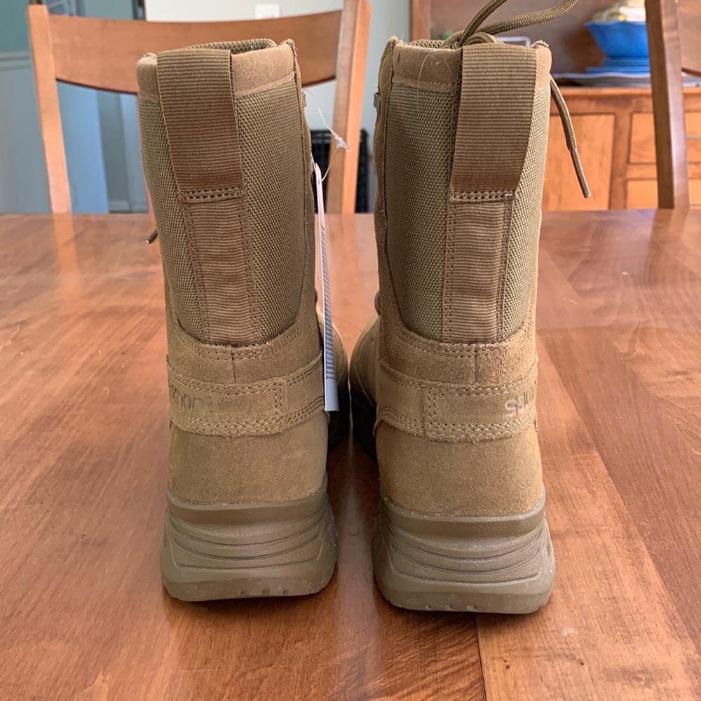 Mens Salomon Boots -NEW- never worn